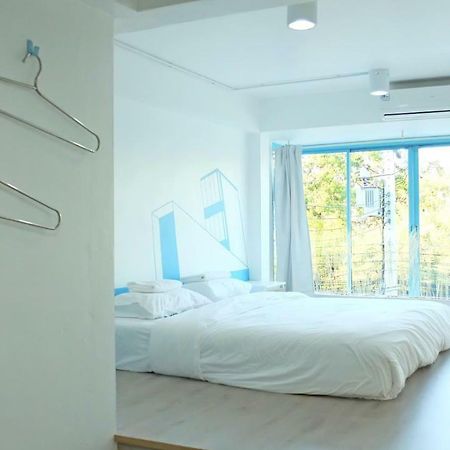 צ'יאנג מאי A Dude Mini Hostel (Adults Only) מראה חיצוני תמונה