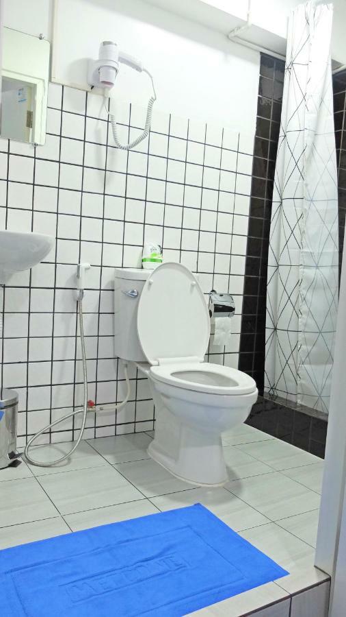 צ'יאנג מאי A Dude Mini Hostel (Adults Only) מראה חיצוני תמונה