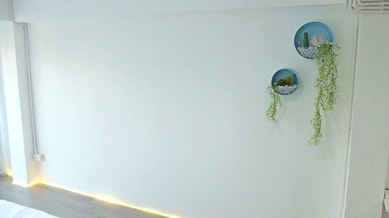 צ'יאנג מאי A Dude Mini Hostel (Adults Only) מראה חיצוני תמונה