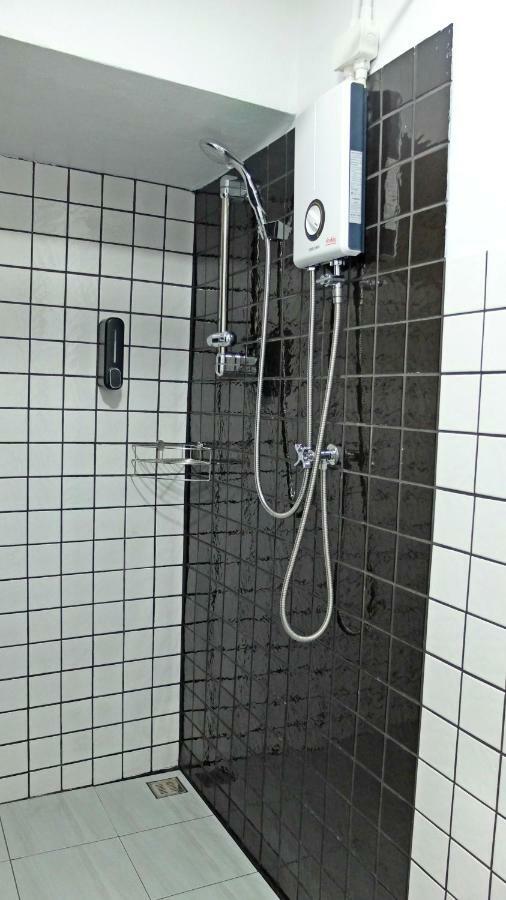 צ'יאנג מאי A Dude Mini Hostel (Adults Only) מראה חיצוני תמונה